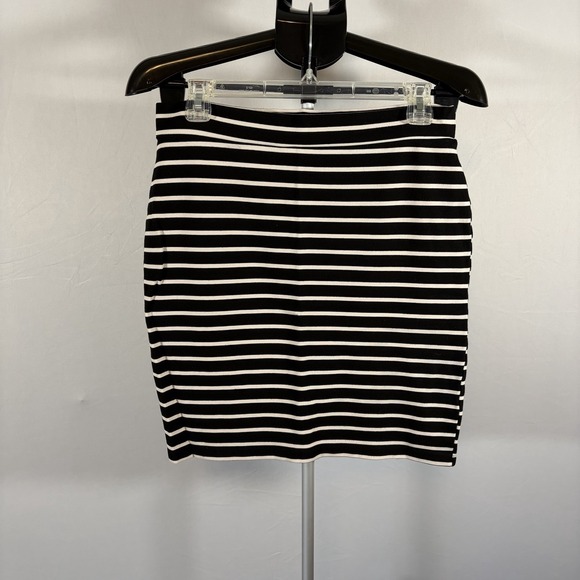 Charlotte Russe Dresses & Skirts - Charlotte Russe Large Y2K Black White Stripe Mini Pencil Skirt Sexy Whimsygoth